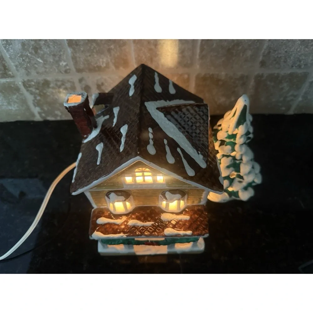 VTG Department 56 Glazed Ceramic 1980's Snow Village Ridgewood House Tree Light